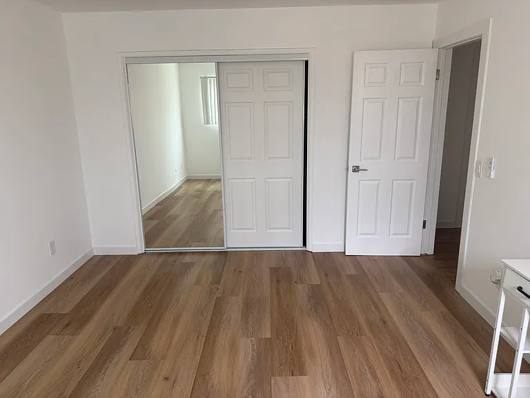 516 E Maple St #4 — Photo 9