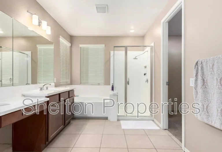 15062 W Portland St — Photo 9