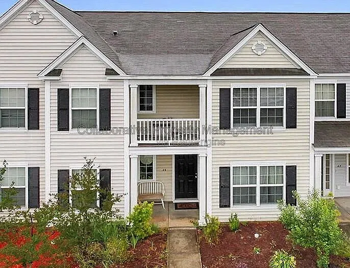 3 bed, 2.5 bath, 1424 sqft, $2,150 — Photo 2