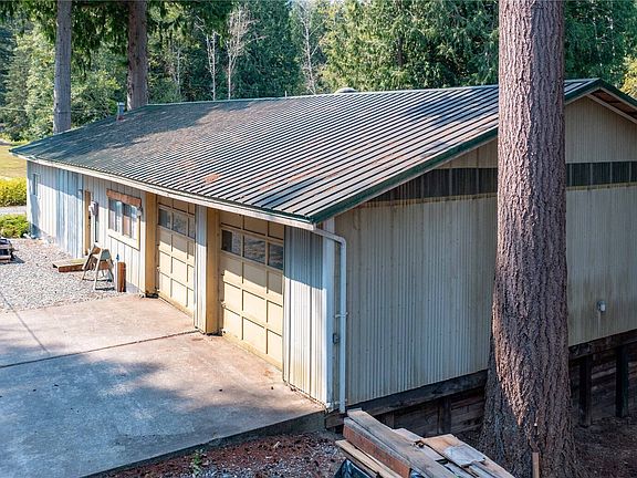 2nd image of 3016 Camp 2 Road