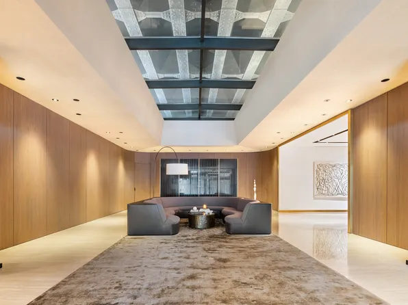 505 West 19th Street image 16 of 19