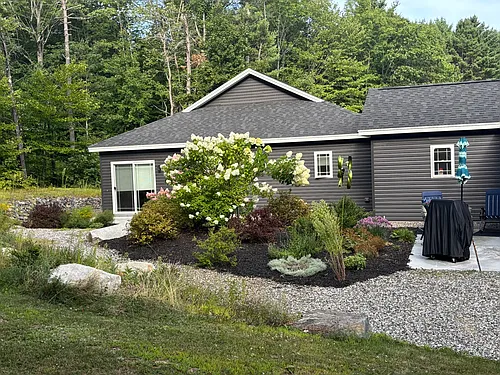 40 Albert Ave Photo 1