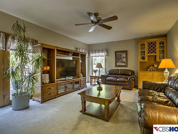 4th image of 6020 S 102nd St