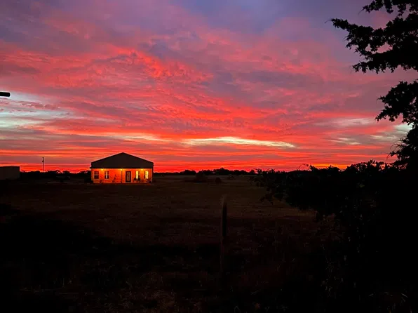 435 County Road 4875, Celeste, TX 75423