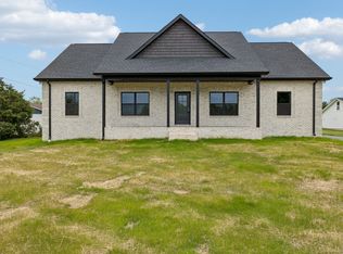 1702 Ellington Dr, Lafayette, TN 37083