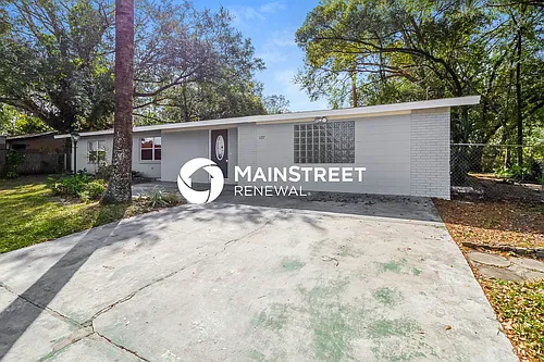 1197 W Lakeview Cir Photo 1