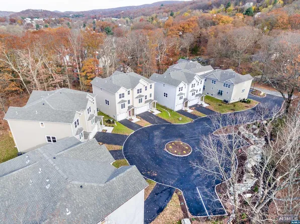 20 Mountain Ave #2, Wanaque, NJ 07465