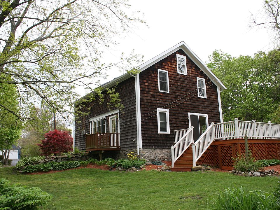 EXTERIOR REAR, LG DECK 2 ENTRANCES