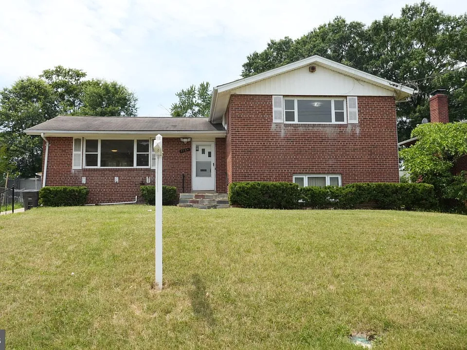 7104 Adelphi Rd