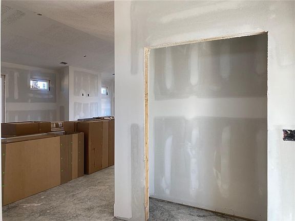 3rd image of 19329 Skyview Ln