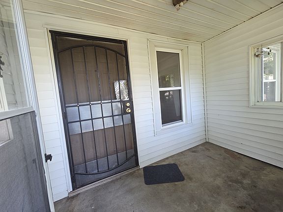 Spacious private front oirch