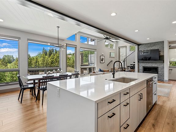 2nd image of 158 Caravelle Drive UNIT 23