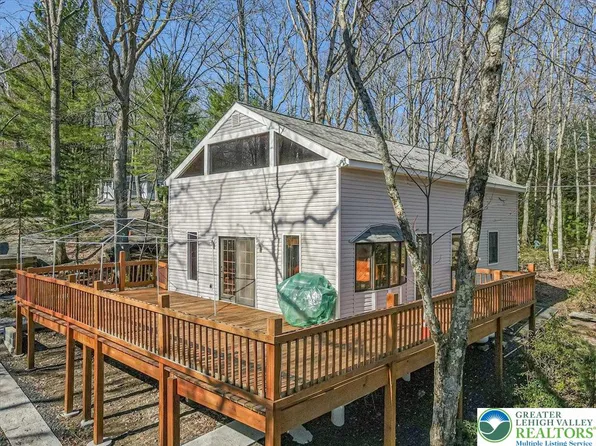 117 Boundary Rd, Tafton, PA 18464