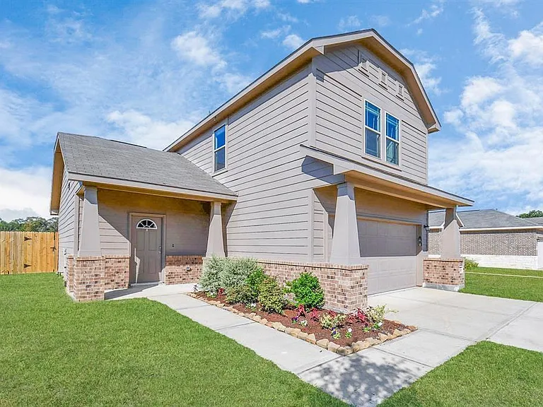 11028 Patriot Ct — Photo 2