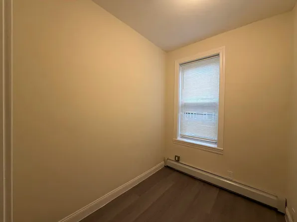 25-34 42nd Street image 8 of 8