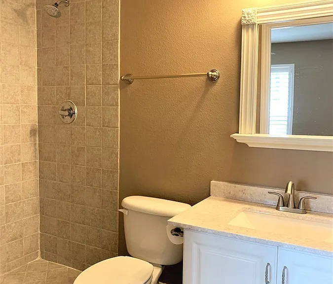 601 Casabella Cir — Photo 8