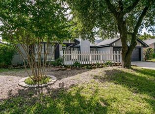 5905 Crestwood Cir W, North Richland Hills, TX 76180