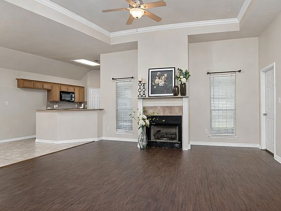 4th image of 3714 Ridgemont Dr