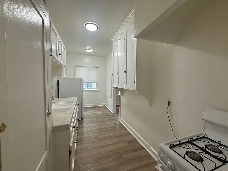 4152 Rosewood Ave #205 — Photo 3
