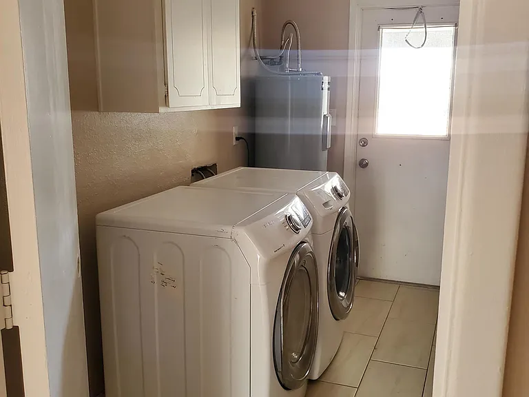 1719 E Gaylon Dr — Photo 10