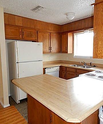 3rd image of 1125 Pleasant Valley Ln