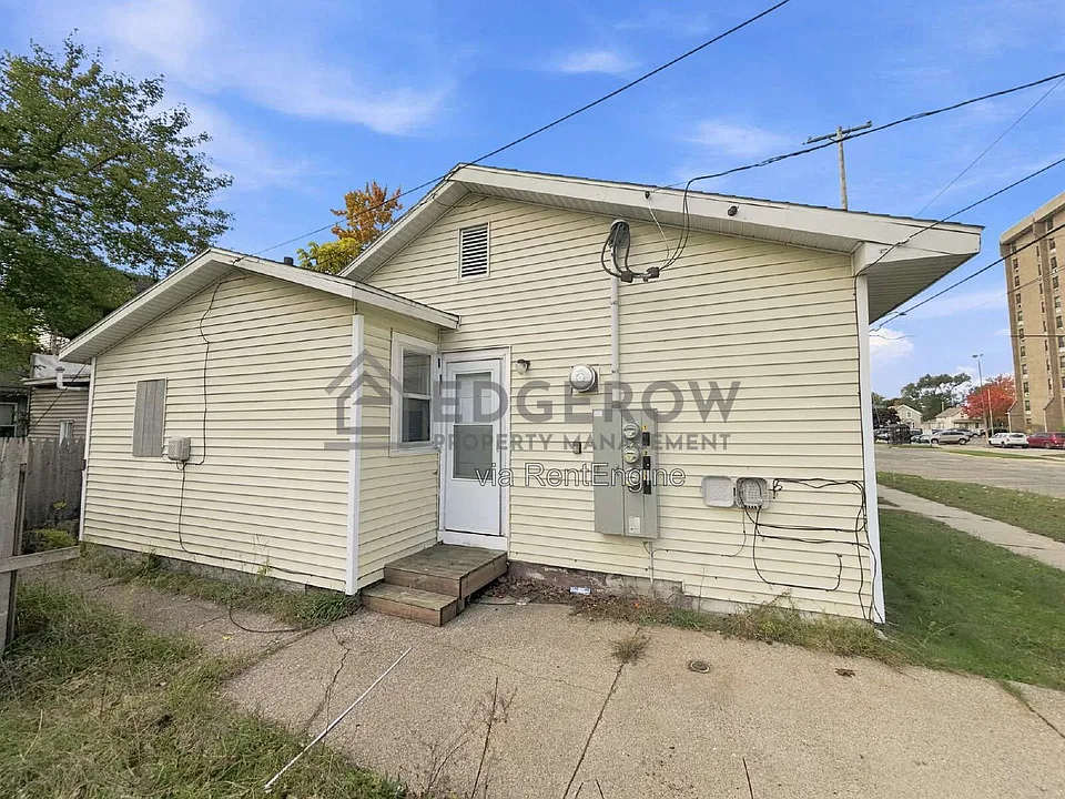 99 Houston Ave #1