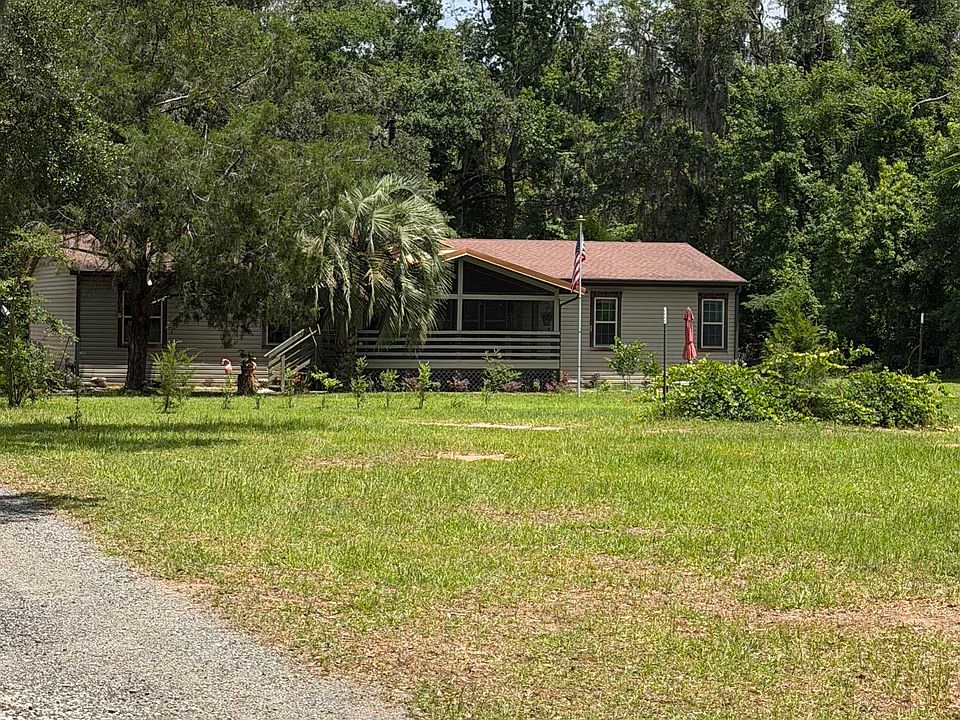 1st image of 521 NE Cherry Lake Cir