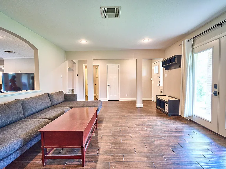 5506 Dumfries Dr — Photo 4