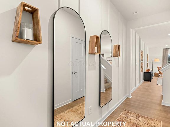4th image of 5983 Abernanthy Ln