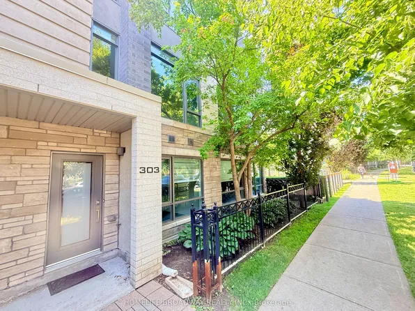 303 S Park Rd, Markham, ON L3T 7W1