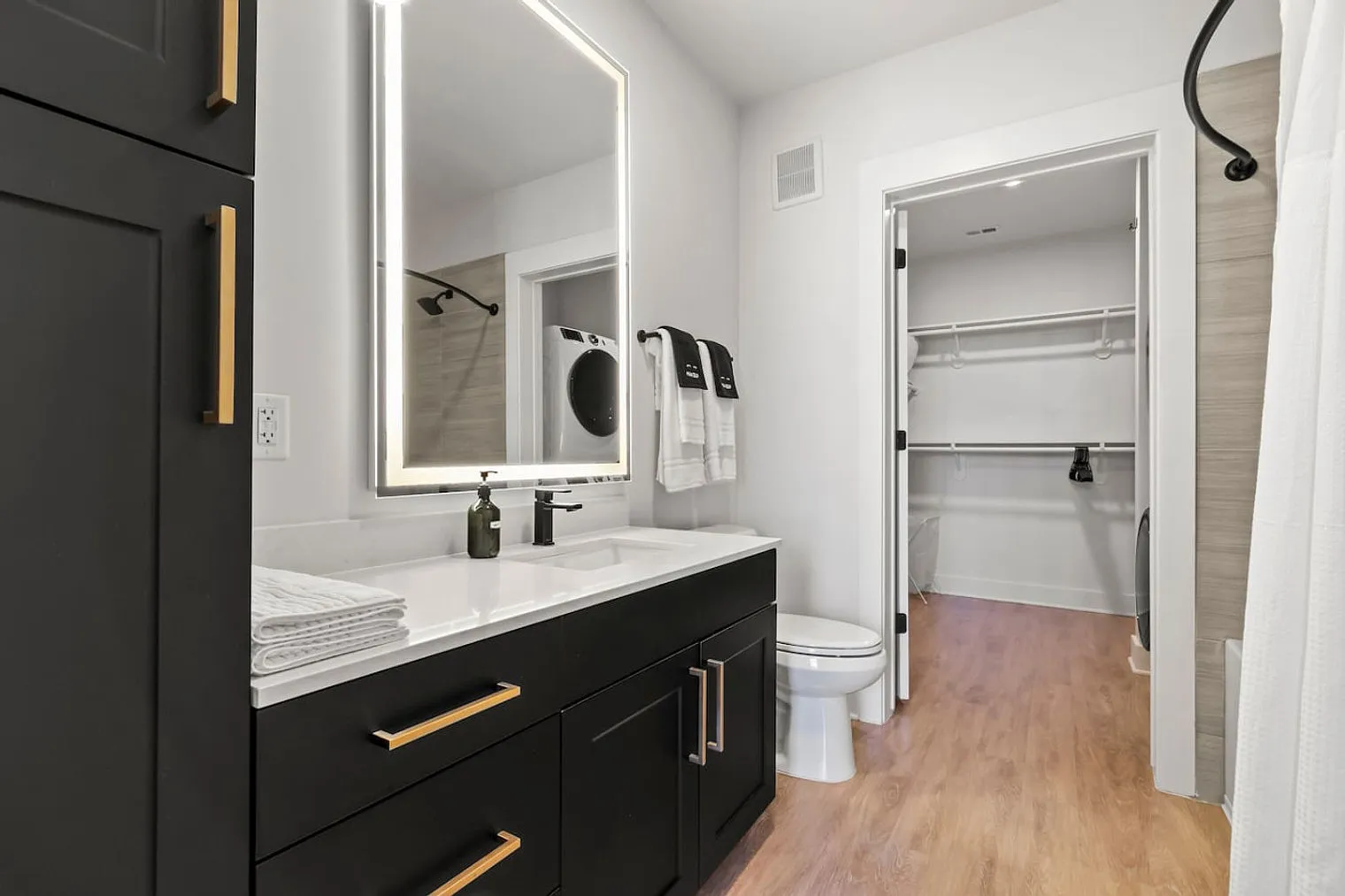 1 bed, 1.0 bath, 753 sqft, $3,958 — Photo 3