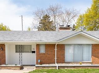 40 Oneida St, Pontiac, MI 48341