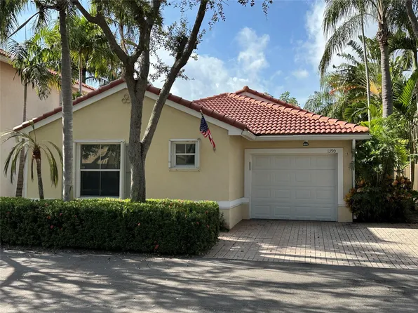 1390 Sweetbay Way, Hollywood, FL 33019