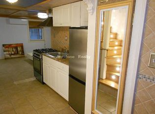 22 Cleveland Pl #B, Boston, MA 02113