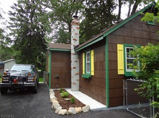 1 Village Pl, Oak Ridge, NJ 07438