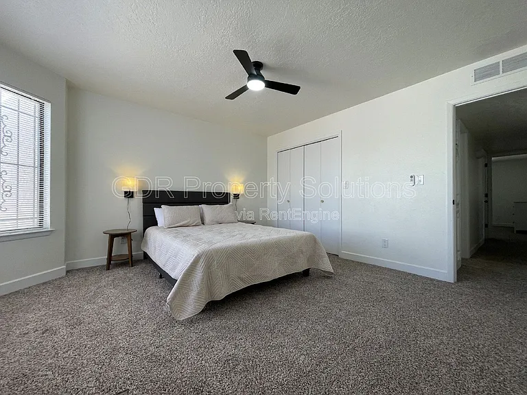 520 Ortiz Dr NE — Photo 32