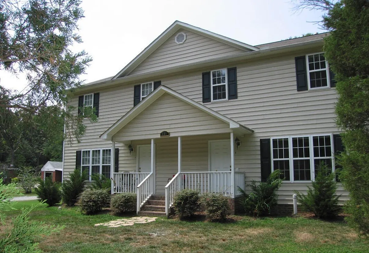3 bed, 1584 sqft, $2,114 — Photo 4