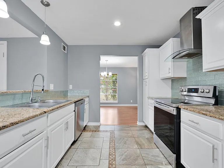 103 Shalimar Dr — Photo 8
