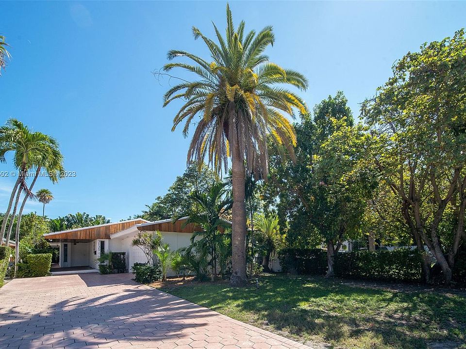 1st image of 3135 Royal Palm Ave