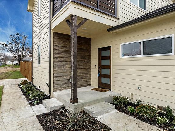 5th image of 1021 S Oak Cliff Blvd