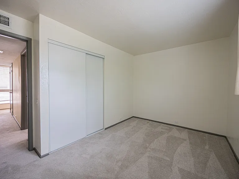 4710 N 10th Pl — Photo 16