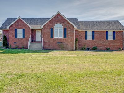 1002 Lakeview Cir, Dickson, TN, 37055
