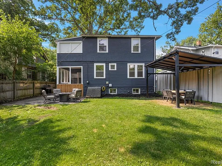 529 Hawthorn Ave — Photo 13