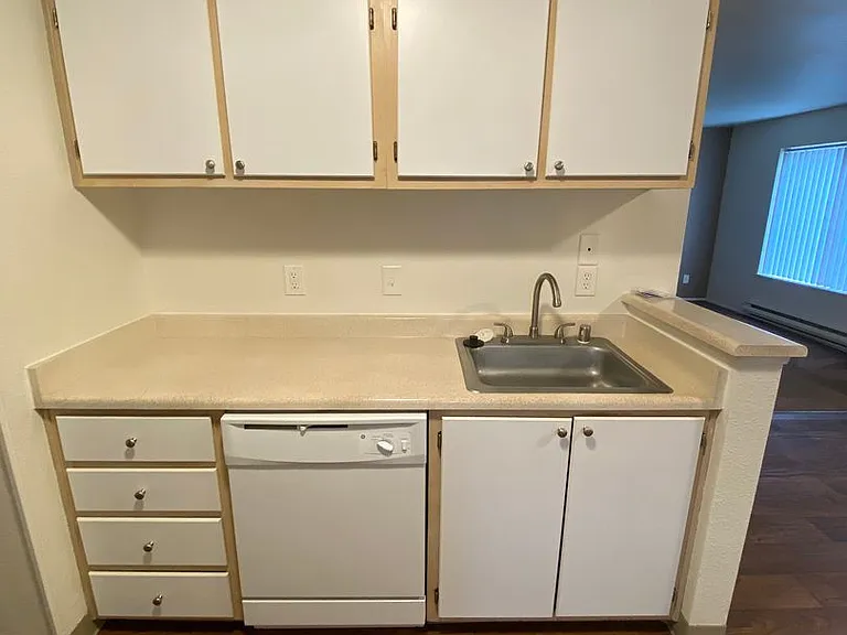 Steeple Chase Apartments — Photo 17