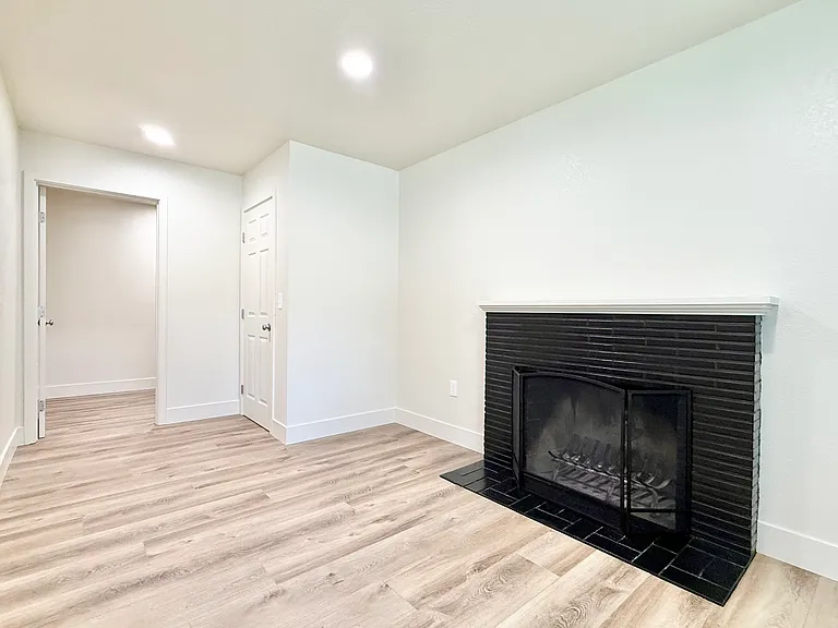 149 W McKenzie Ave — Photo 5