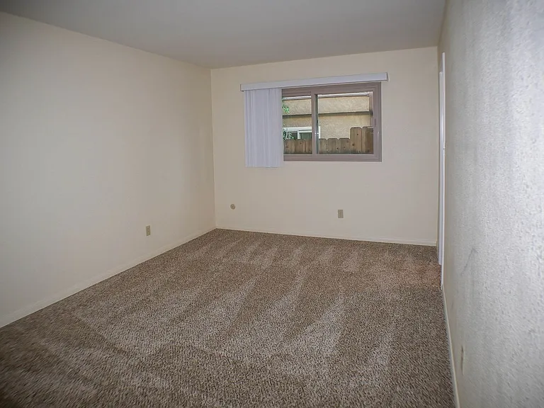 4345 Rialto St — Photo 42