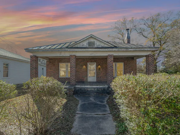 225 Avent Cir, Rocky Mount, NC 27804