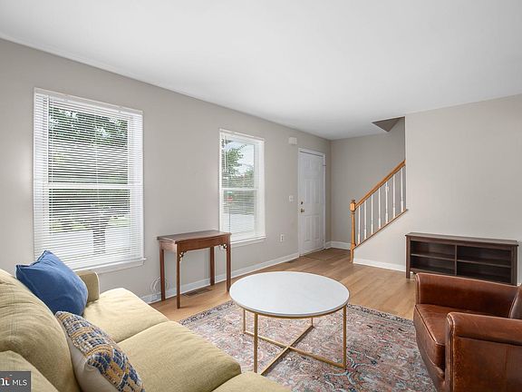 5th image of 1002 Stafford Ave