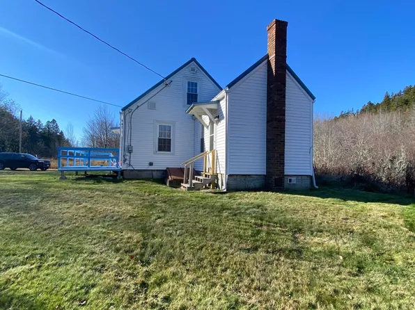 11 Kennebec Road, Machiasport, ME 04655