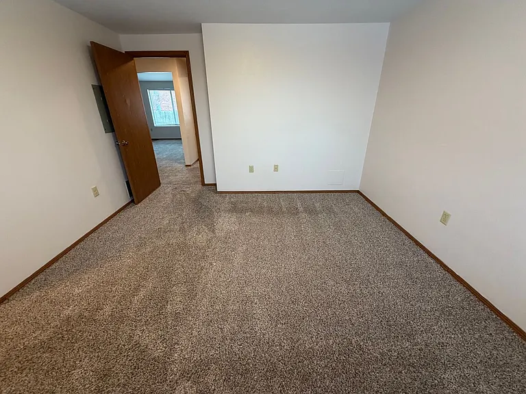 2677 Humboldt Rd — Photo 28